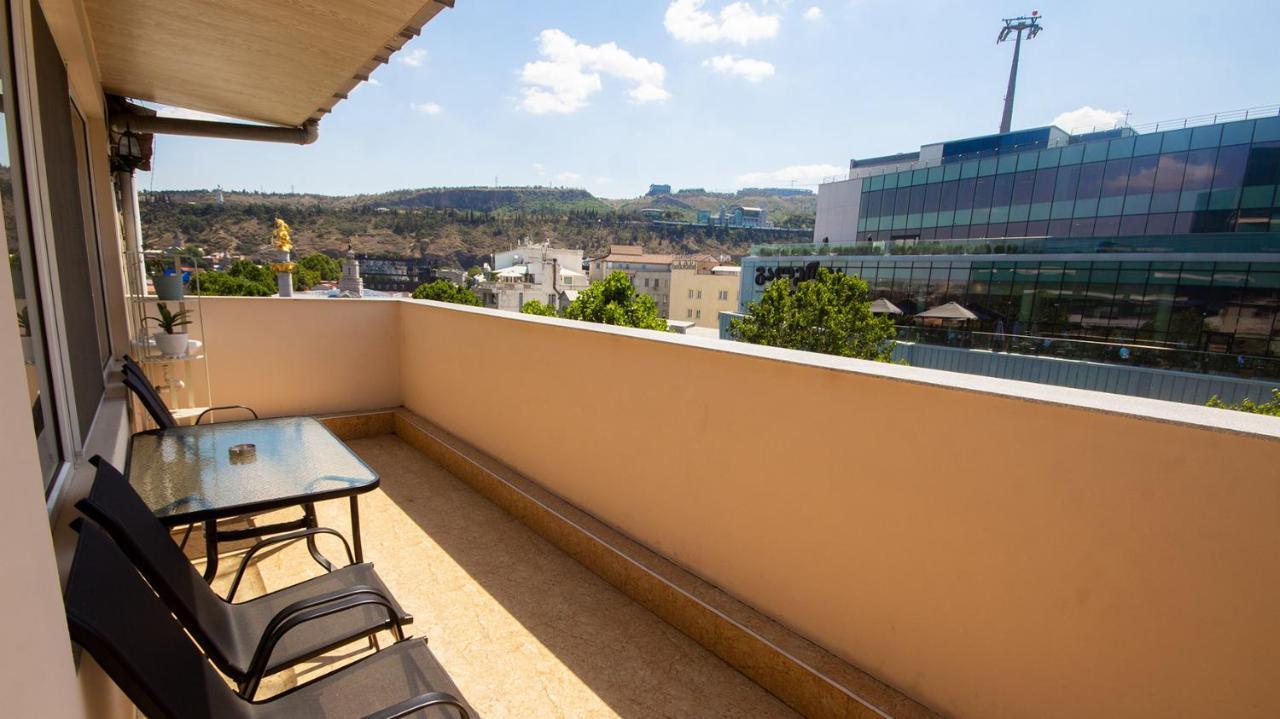 Big Terrace Apartment On Liberty Square Tbilisi Exterior photo